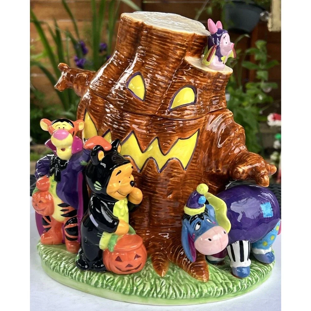 Winnie the Pooh & Friends Halloween Cookie Jar 1999 Vintage Disney, Original Box